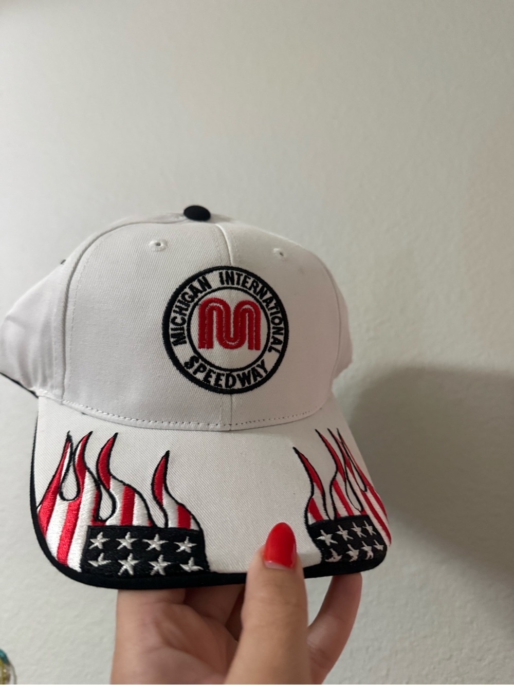 Mi White Baseball Cap with Red Accent